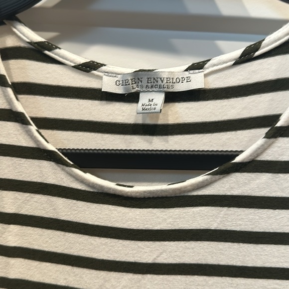 Green envelope top - Picture 2 of 2